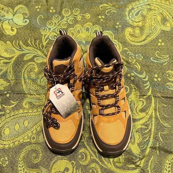 New Avalanche Hiking Boots - Picture 6 of 6
